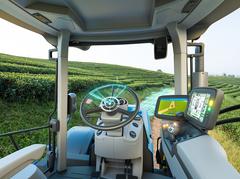 Autonome Traktoren auf dem Maisfeld: Eine intelligente Landwirtschaft erfordert auch innovative Hydraulik-Konzepte.